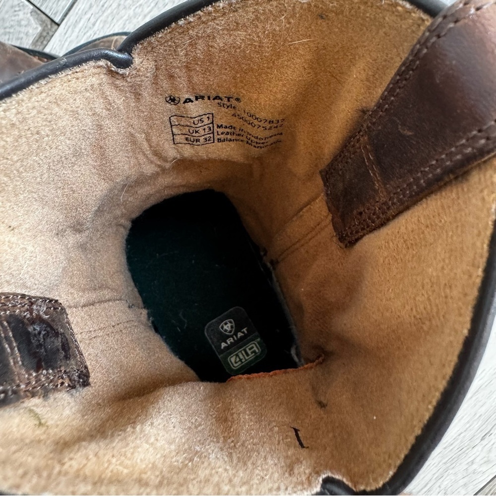 Ariat Kid’s WorkHog Wide Square Toe Boot | Size: 1 | Regular Condition 7/10 - Picture 11 of 12